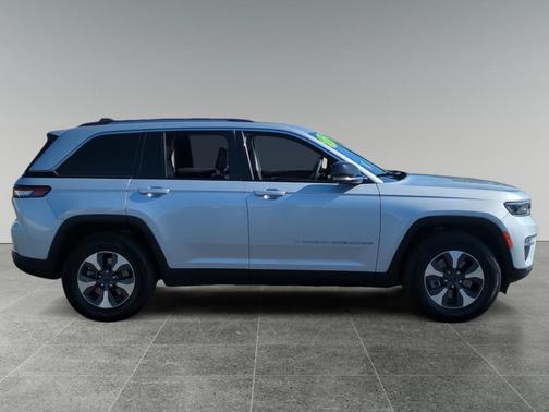 2022 Jeep Grand Cherokee 4xe Base