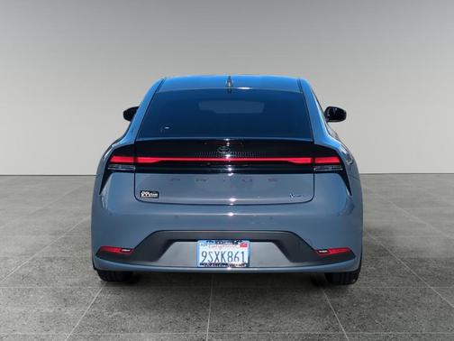 2025 Toyota Prius LE