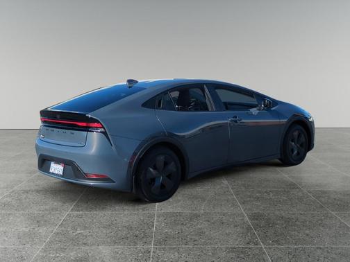 2025 Toyota Prius LE