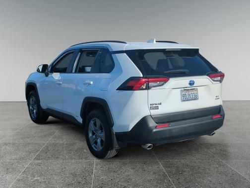 2022 Toyota RAV4 Hybrid XLE