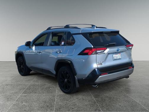 2022 Toyota RAV4 Hybrid SE