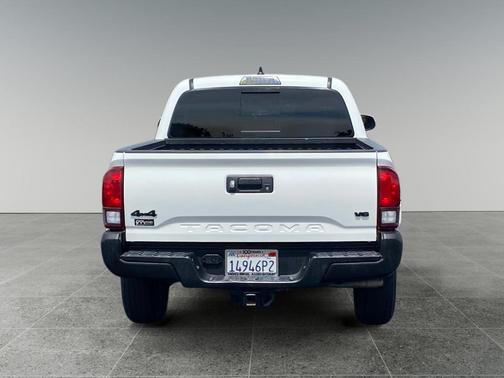 White 2022 Toyota Tacoma SR5