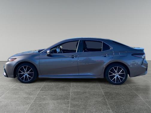 2024 Toyota Camry Hybrid SE