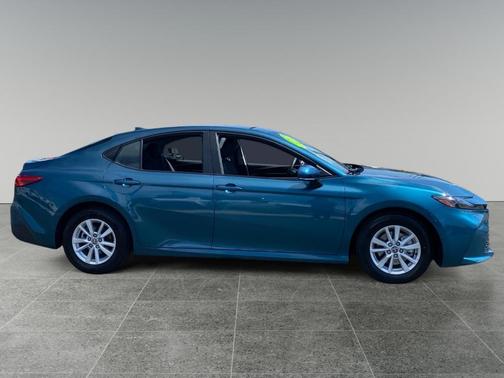 Ocean 2025 Toyota Camry LE
