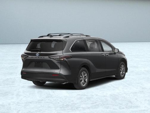 2025 Toyota Sienna XLE 8 Passenger