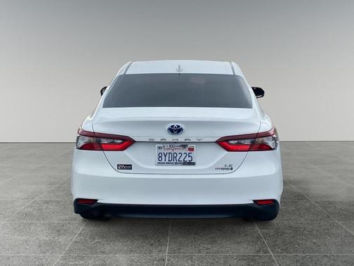 2022 Toyota Camry Hybrid LE