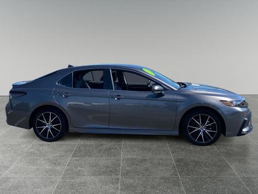 Predawn Gray Mica 2024 Toyota Camry SE