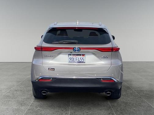 Titanium Glow 2022 Toyota Venza XLE