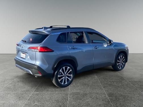 2022 Toyota Corolla Cross XLE