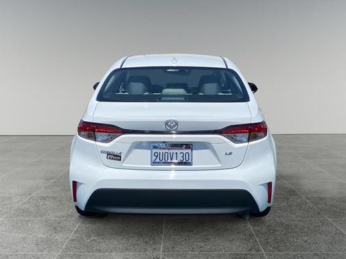 Ice 2025 Toyota Corolla LE