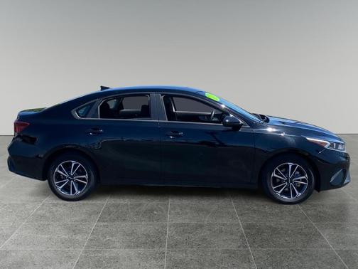 Aurora Black 2023 Kia Forte LXS