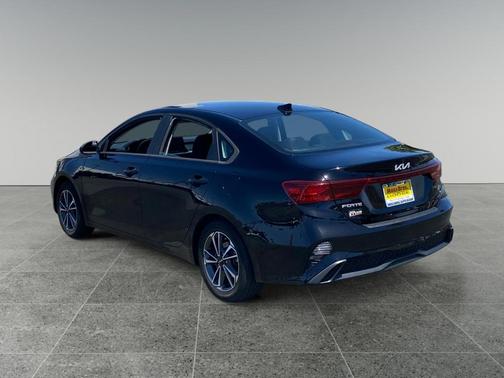 Aurora Black 2023 Kia Forte LXS