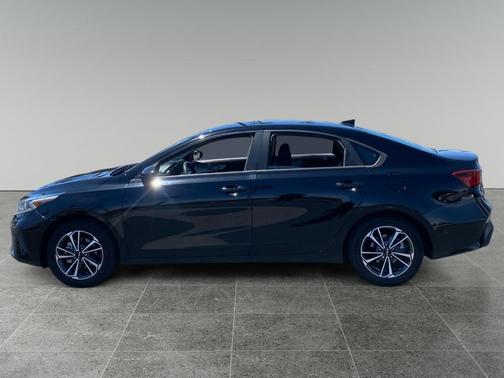 Aurora Black 2023 Kia Forte LXS