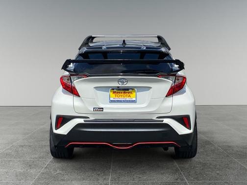 Blizzard Pearl 2021 Toyota C-HR Nightshade