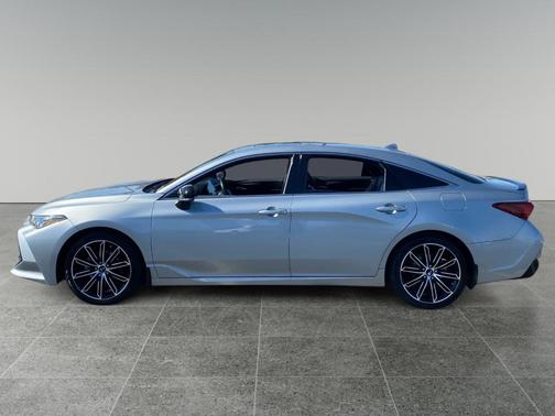 Celestial Silver 2019 Toyota Avalon XSE