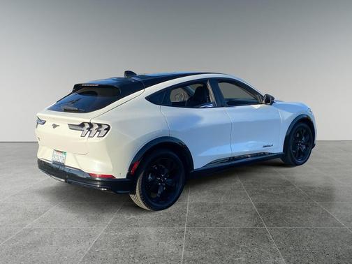 Star White Metallic Tri-Coat 2023 Ford Mustang Mach-E Premium