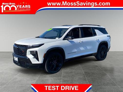 Iridescent Pearl Tricoat 2024 Chevrolet Traverse RS