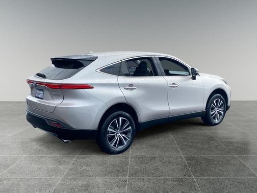 Titanium 2022 Toyota Venza LE