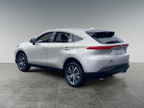 Titanium 2022 Toyota Venza LE