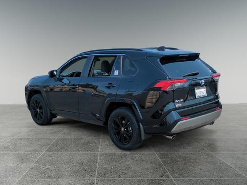 2022 Toyota RAV4 Hybrid SE