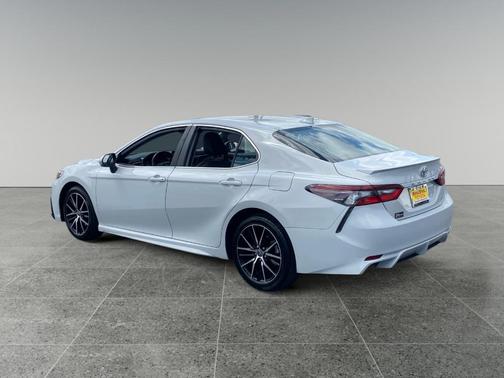Ice 2023 Toyota Camry SE