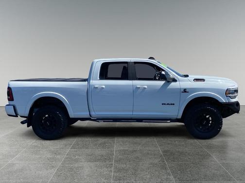 Bright White Clearcoat 2022 RAM 2500 Laramie