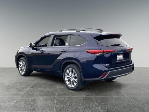 2022 Toyota Highlander Hybrid Limited