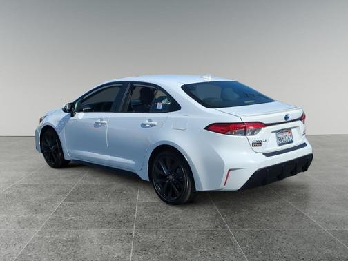 2024 Toyota Corolla Hybrid SE