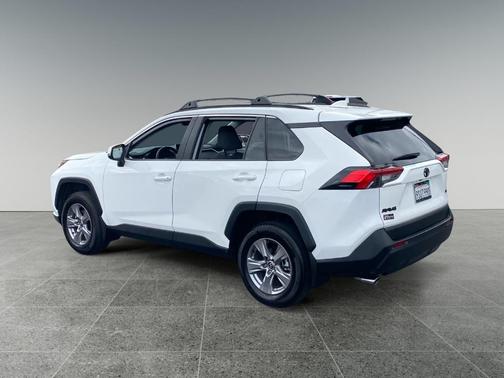 Ice 2025 Toyota RAV4 XLE