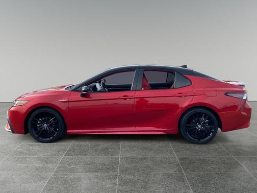 2021 Toyota Camry Hybrid XSE