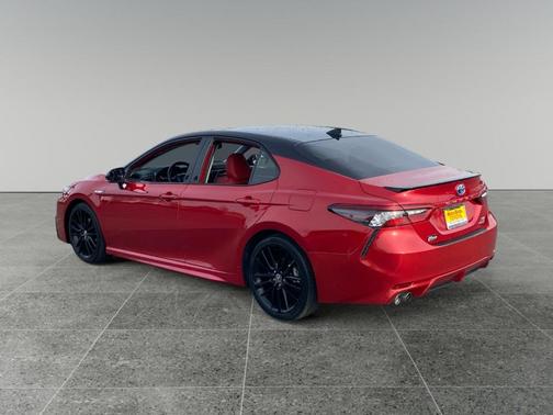 2021 Toyota Camry Hybrid XSE