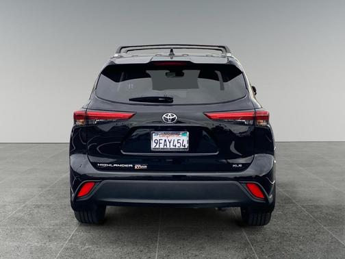 Midnight Black 2023 Toyota Highlander XLE