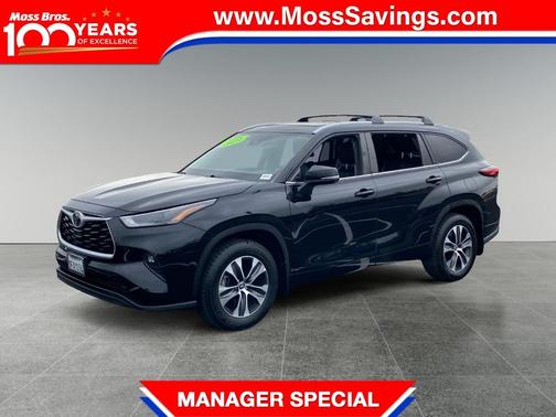 Midnight Black 2023 Toyota Highlander XLE