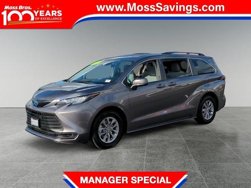 2022 Toyota Sienna LE