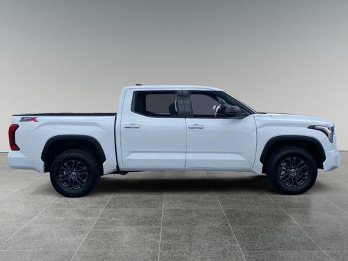 Ice 2023 Toyota Tundra SR5