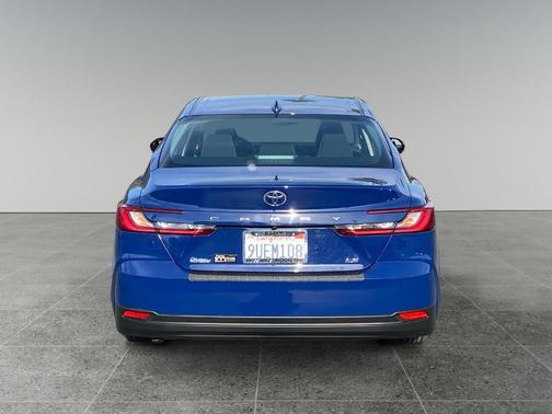 Ocean 2025 Toyota Camry LE