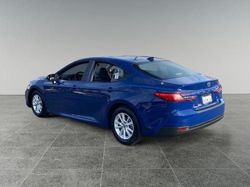 Ocean 2025 Toyota Camry LE