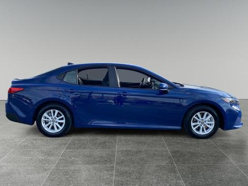 Ocean 2025 Toyota Camry LE