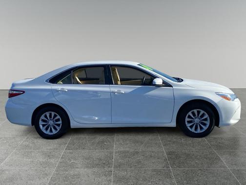 Super White 2015 Toyota Camry LE