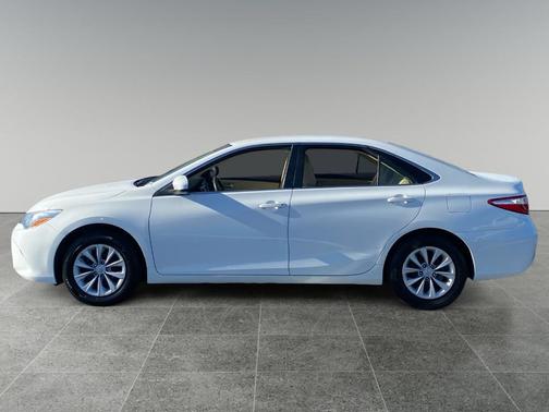 Super White 2015 Toyota Camry LE
