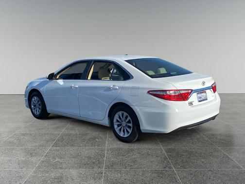 Super White 2015 Toyota Camry LE
