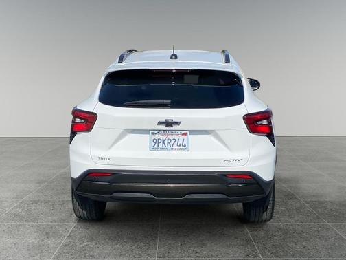 Summit White 2025 Chevrolet Trax ACTIV