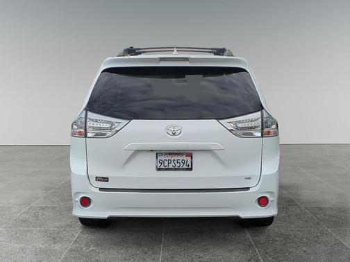 2020 Toyota Sienna SE