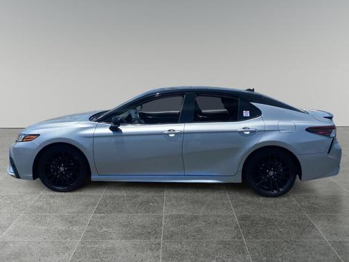 Celestial Silver Metallic 2022 Toyota Camry Hybrid XSE