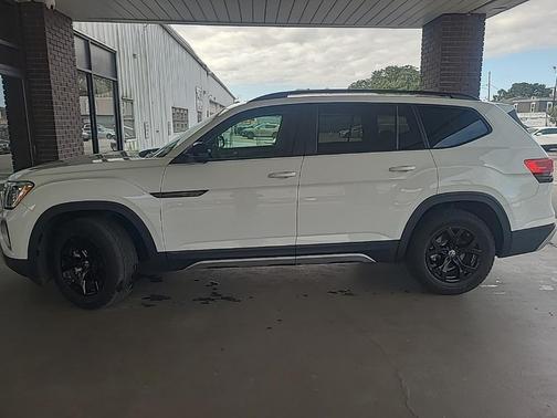 2024 Volkswagen Atlas 2.0T Peak Edition SE w/Technology