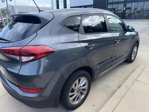 2017 Hyundai TUCSON SE