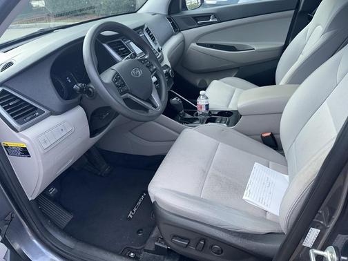 2017 Hyundai TUCSON SE