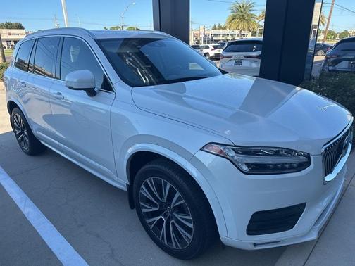2020 Volvo XC90 T5 Momentum 7 Passenger