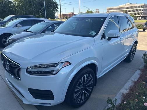 2020 Volvo XC90 T5 Momentum 7 Passenger