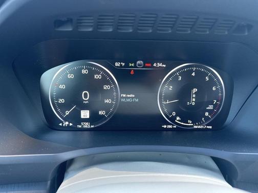 2020 Volvo XC90 T5 Momentum 7 Passenger